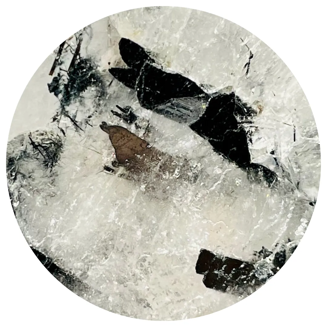 Quartz à inclusions de tourmaline